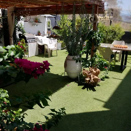 فندق مبيت وإفطار B&B Kusadasi كوشاداسيه